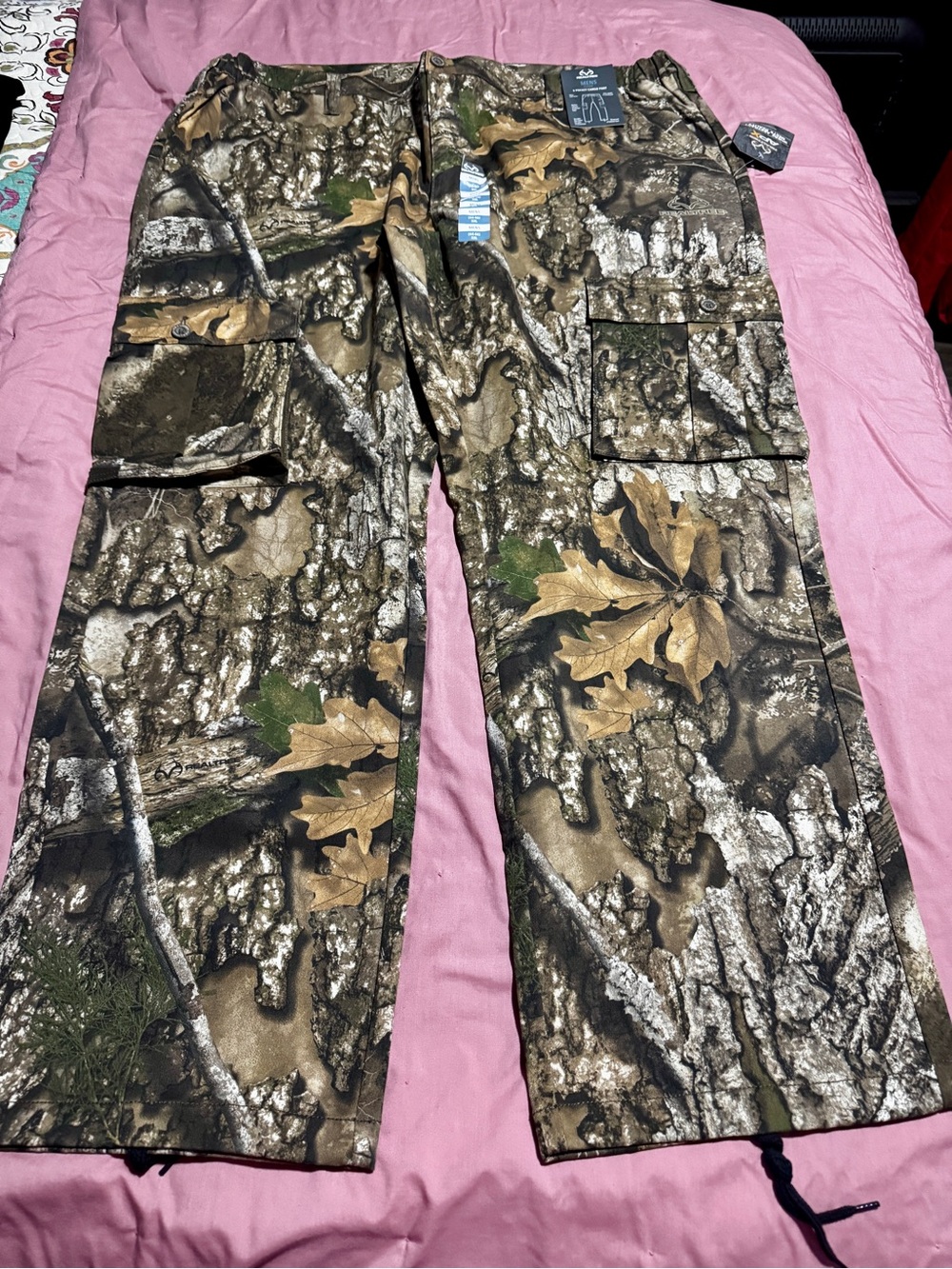 Realtree Men's 6-Pocket Cargo Pants in Brown and Green Camo